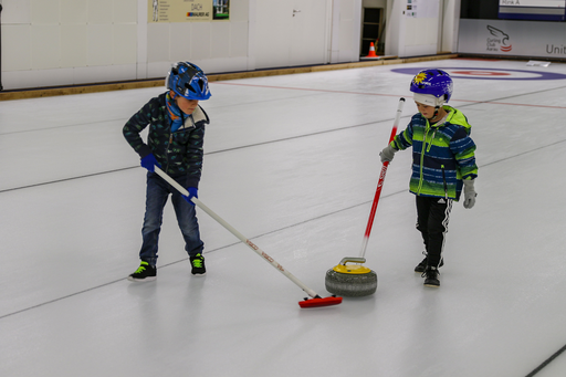 CURLING