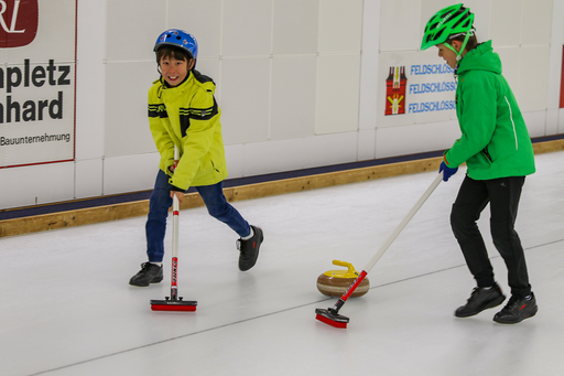 CURLING